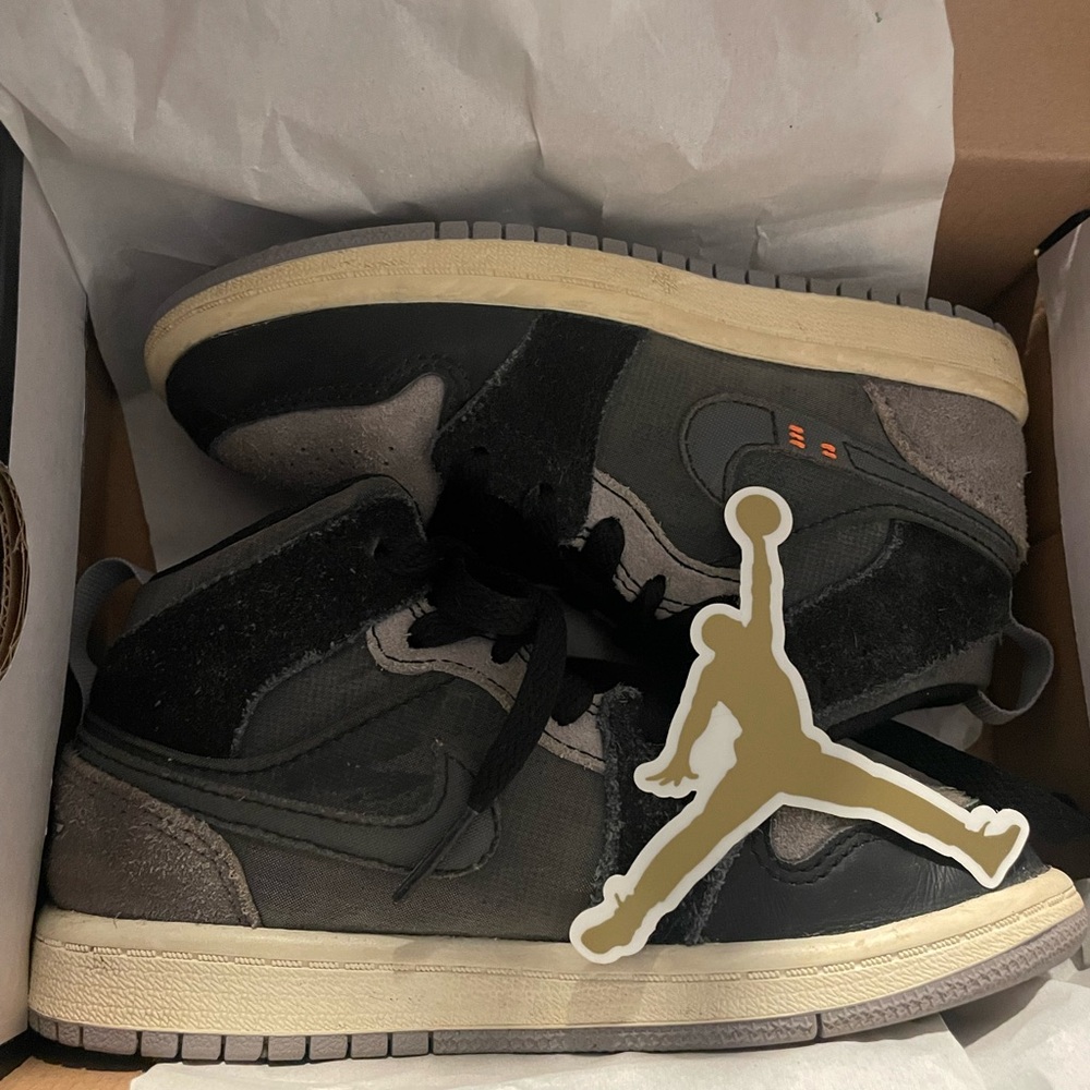 Jordan 1 Mid SE Craft PS Black and Gray High-Top Sneakers
